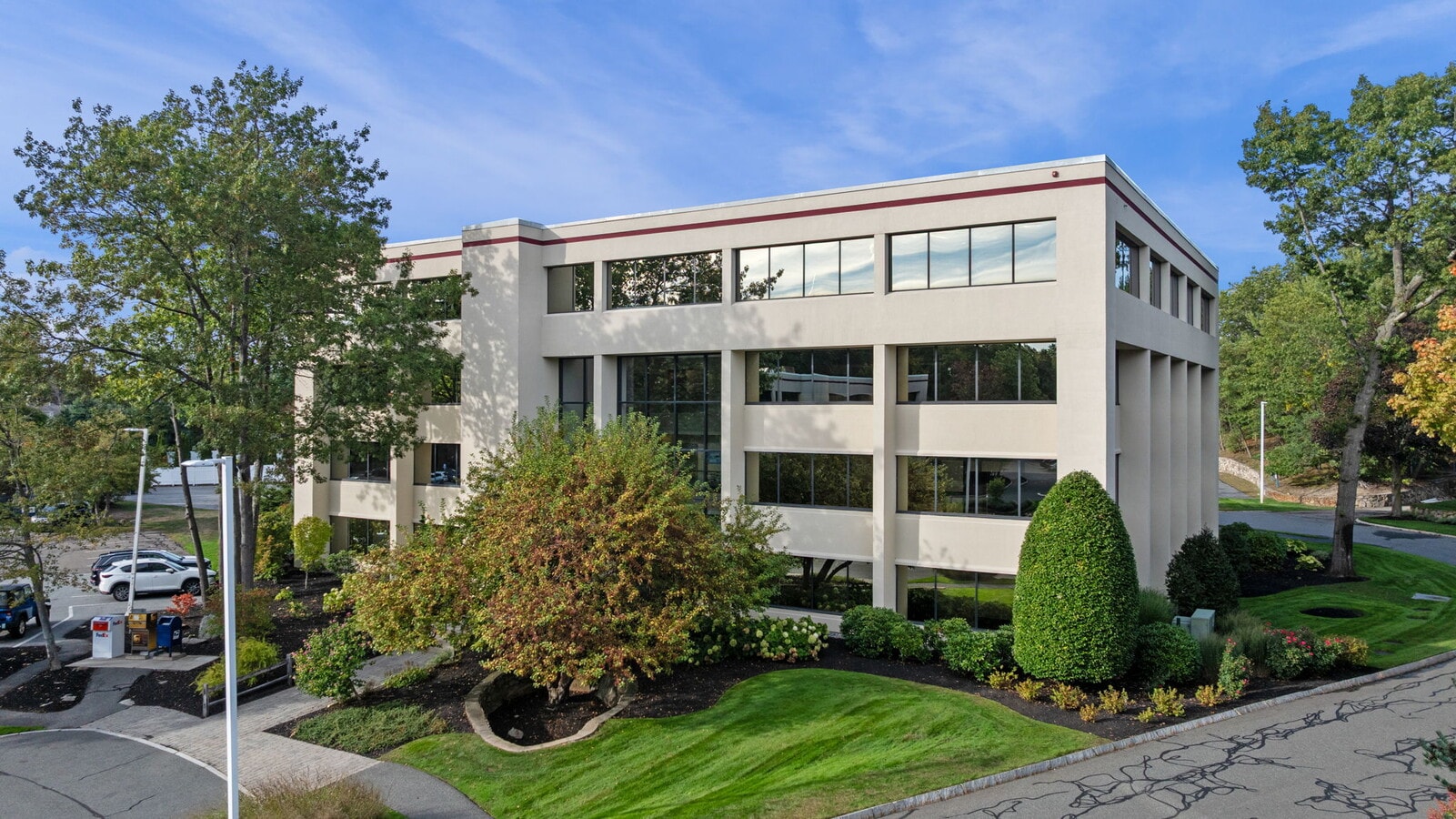 220 Broadway, Lynnfield, MA 01940 - Lot 304 - - Photo intérieure - Image 1 of 39