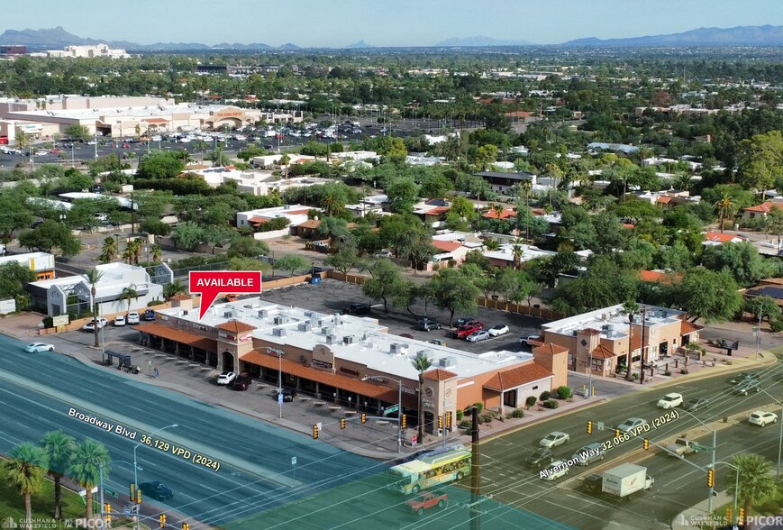 3827-3853 E Broadway Blvd, Tucson, AZ à louer - Photo de l’immeuble – Image 1 sur 4