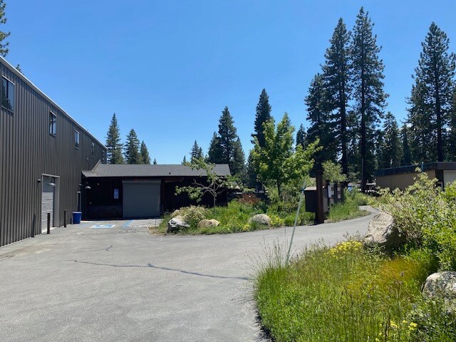 540 National Ave, Tahoe Vista, CA à louer - Photo de l’immeuble – Image 3 sur 23