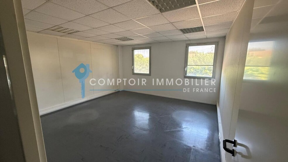 Bureau dans Avignon à vendre - Photo de l’immeuble – Image 3 sur 5