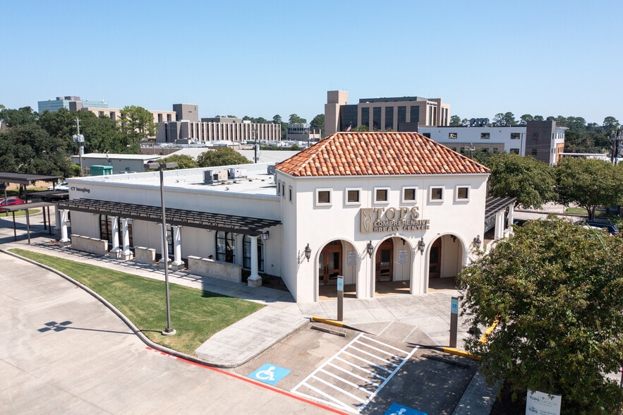 17030 Red Oak Dr, Houston, TX à vendre - Photo de l’immeuble – Image 1 sur 6