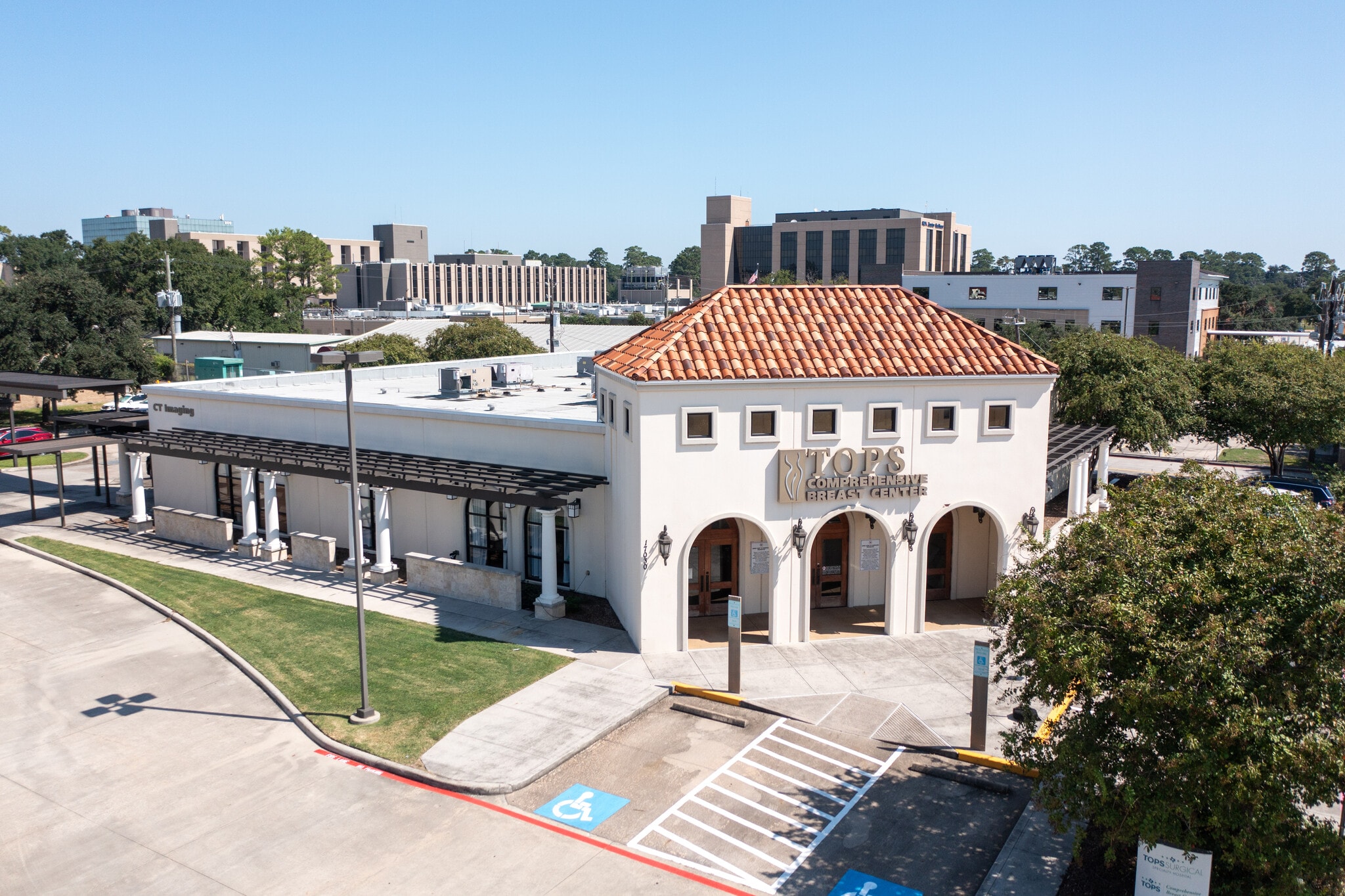 17030 Red Oak Dr, Houston, TX à vendre Photo de l’immeuble– Image 1 sur 7