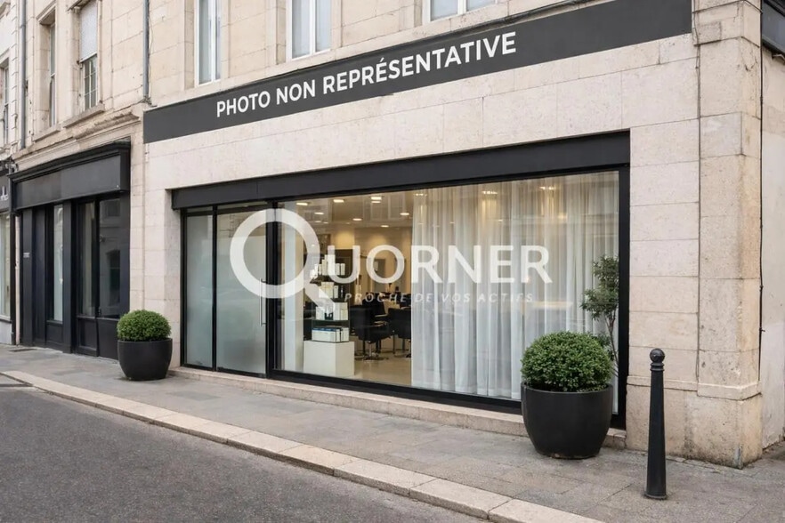 Local commercial dans Mâcon à vendre - Photo de l’immeuble – Image 1 sur 5