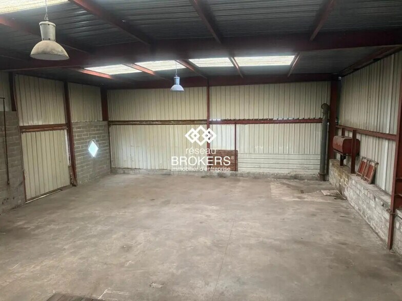 Local d'activités dans Ennery à vendre - Photo de l’immeuble – Image 2 sur 9