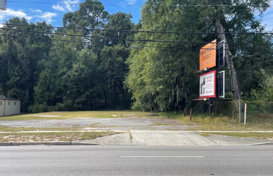 7027 Dorchester Rd, North Charleston, SC à louer - Photo principale – Image 1 sur 3