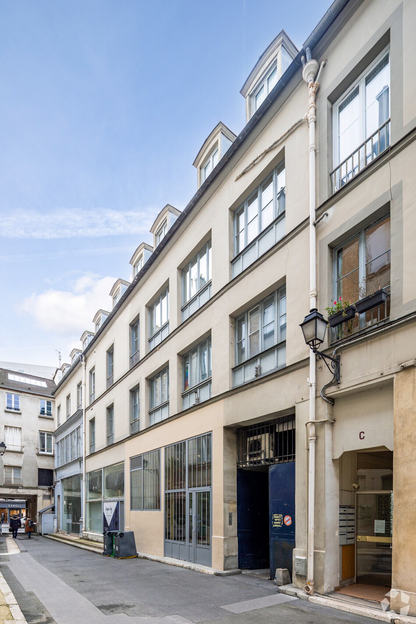 21 Rue Du Faubourg Saint-Antoine, Paris à louer Photo de l’immeuble– Image 1 sur 4