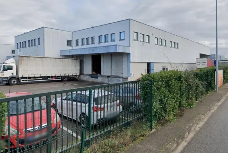 Local d’activités dans Genas à louer - Photo de l’immeuble – Image 2 sur 5