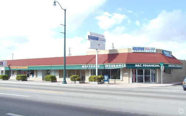5325 SW 8th St, Miami, FL à louer - Photo de l’immeuble – Image 3 sur 8