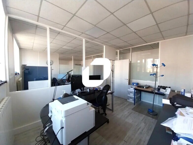 Bureau dans Alfortville à louer - Photo de l’immeuble – Image 3 sur 8
