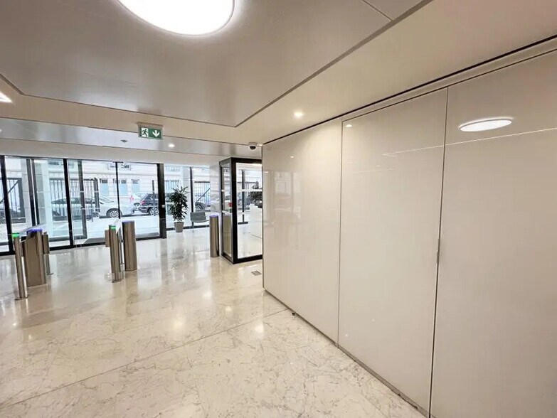 27-29 Rue Des Poissonniers, Neuilly-sur-Seine à louer - Hall d’entrée – Image 3 sur 8