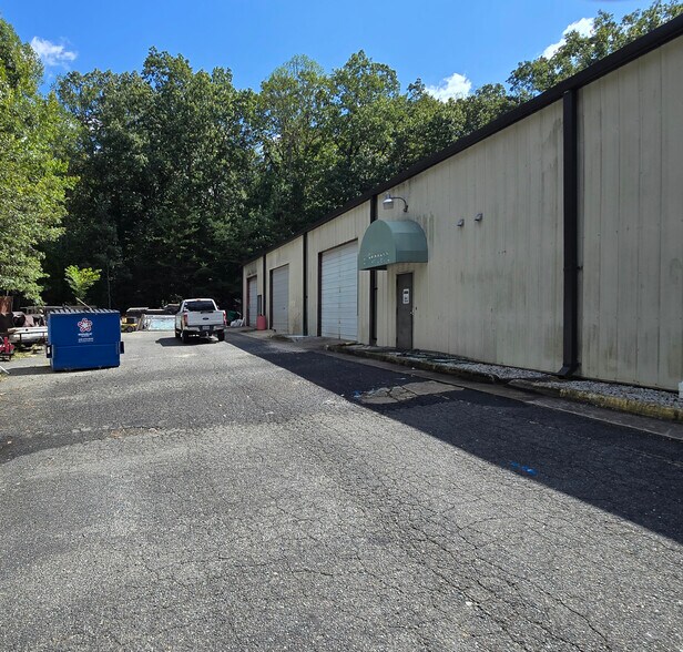670 Cambridge St, Fredericksburg, VA à vendre - Photo de l’immeuble – Image 2 sur 10