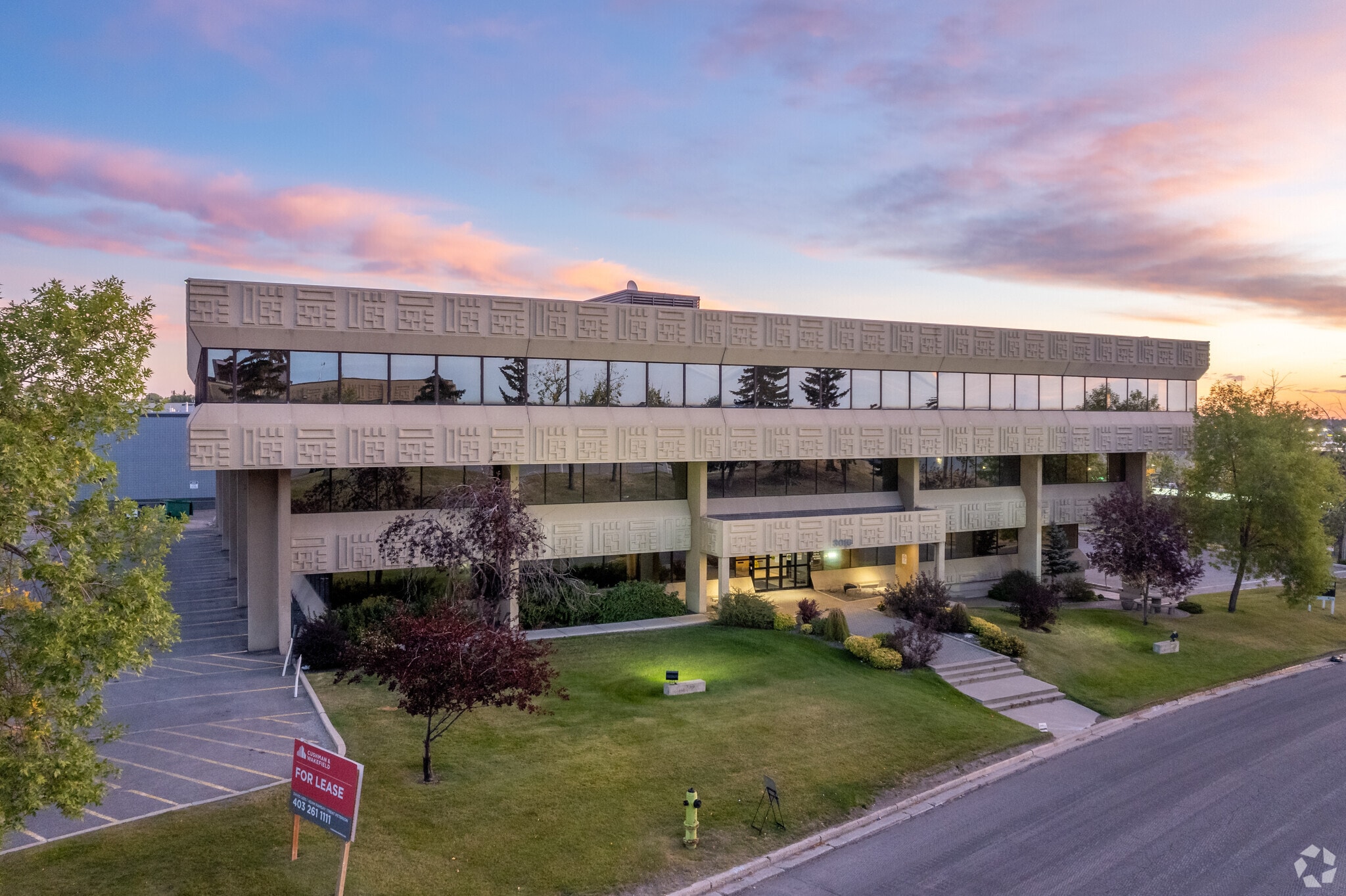 3016 5th Ave NE, Calgary, AB à vendre Photo principale– Image 1 sur 14
