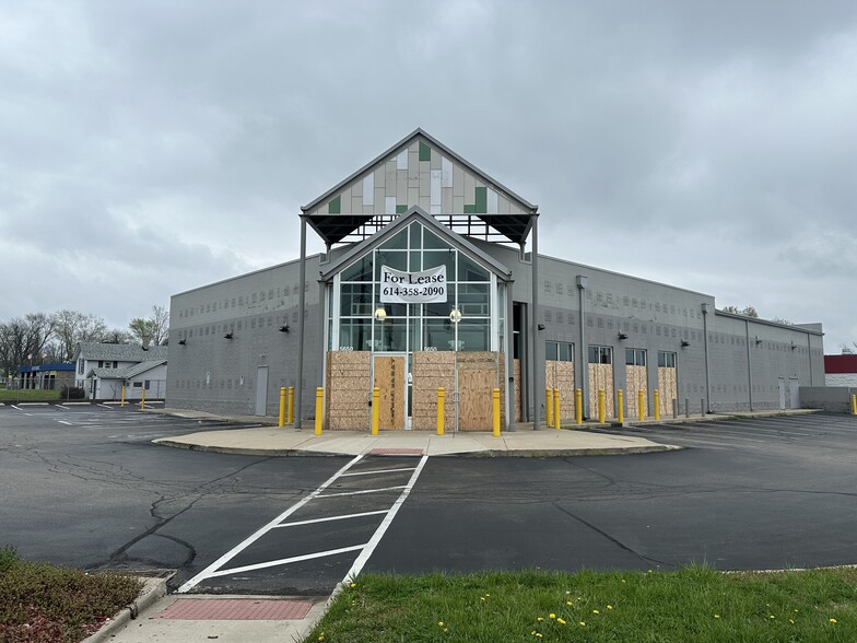 5650 N Dixie Dr, Dayton, OH à louer - Photo de l’immeuble – Image 1 sur 11