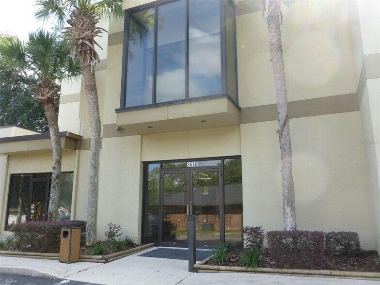 2610 NW 43rd St, Gainesville, FL à louer - Photo de l’immeuble – Image 1 sur 12