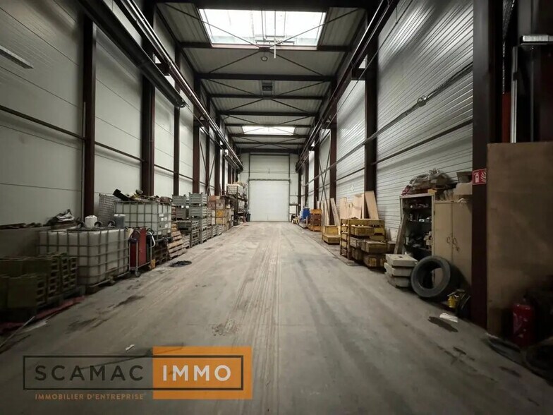 Industriel/Logistique dans Linas à vendre - Photo de l’immeuble – Image 2 sur 10