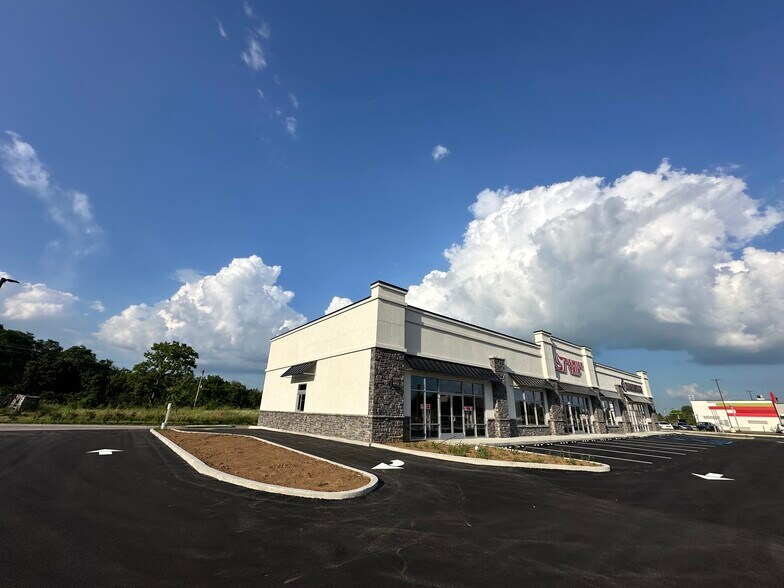 511 E Brannon Rd, Nicholasville, KY à louer - Photo de l’immeuble – Image 2 sur 19