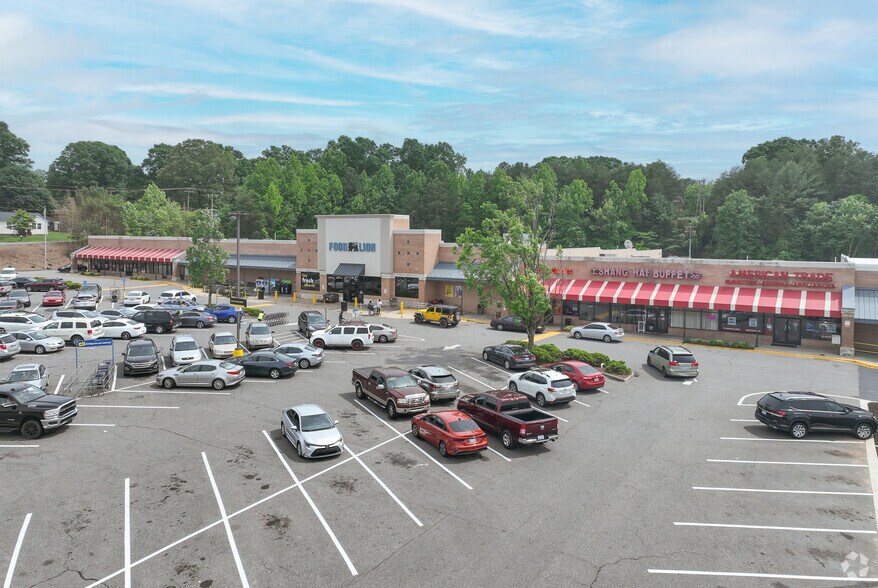1540-1550 E Broad St, Statesville, NC à louer - Photo principale – Image 1 sur 9