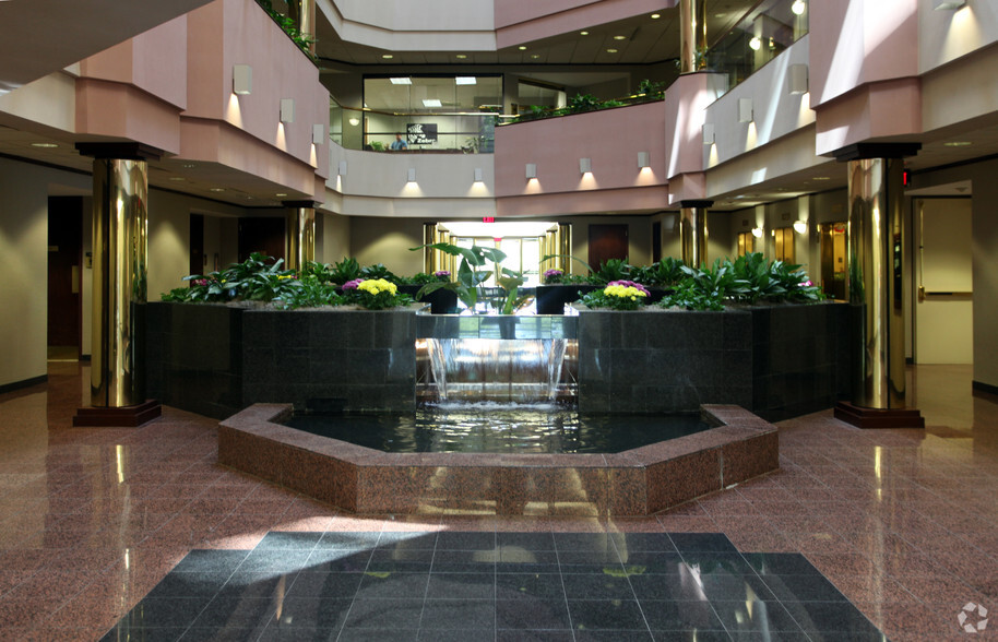 20300 Century Blvd, Germantown, MD à louer - Hall d’entrée – Image 2 sur 6