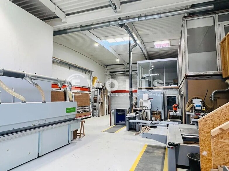 Local d'activités dans Torcy à vendre - Photo de l’immeuble – Image 3 sur 6