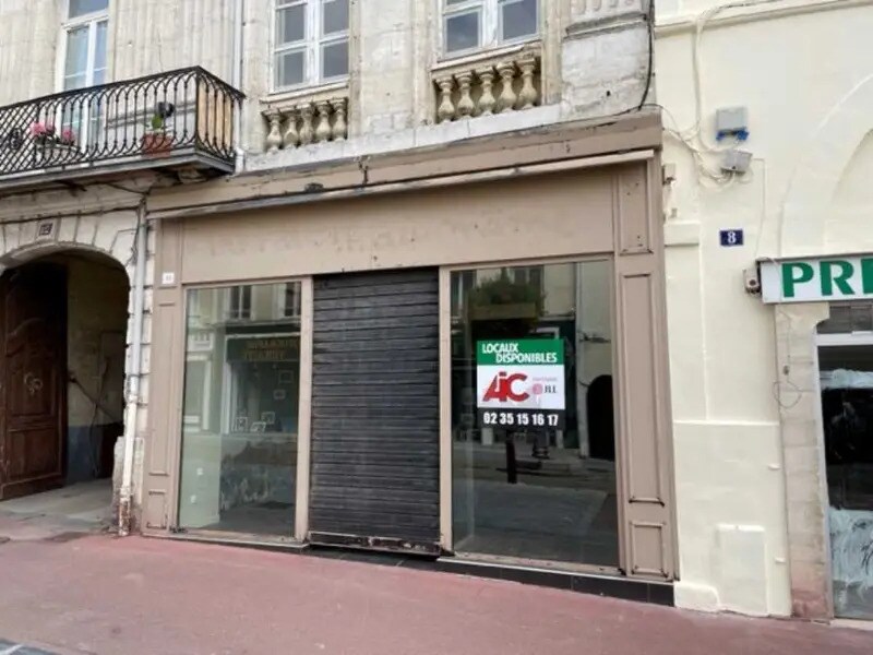 Local commercial dans Bolbec à louer Photo de l’immeuble– Image 1 sur 3
