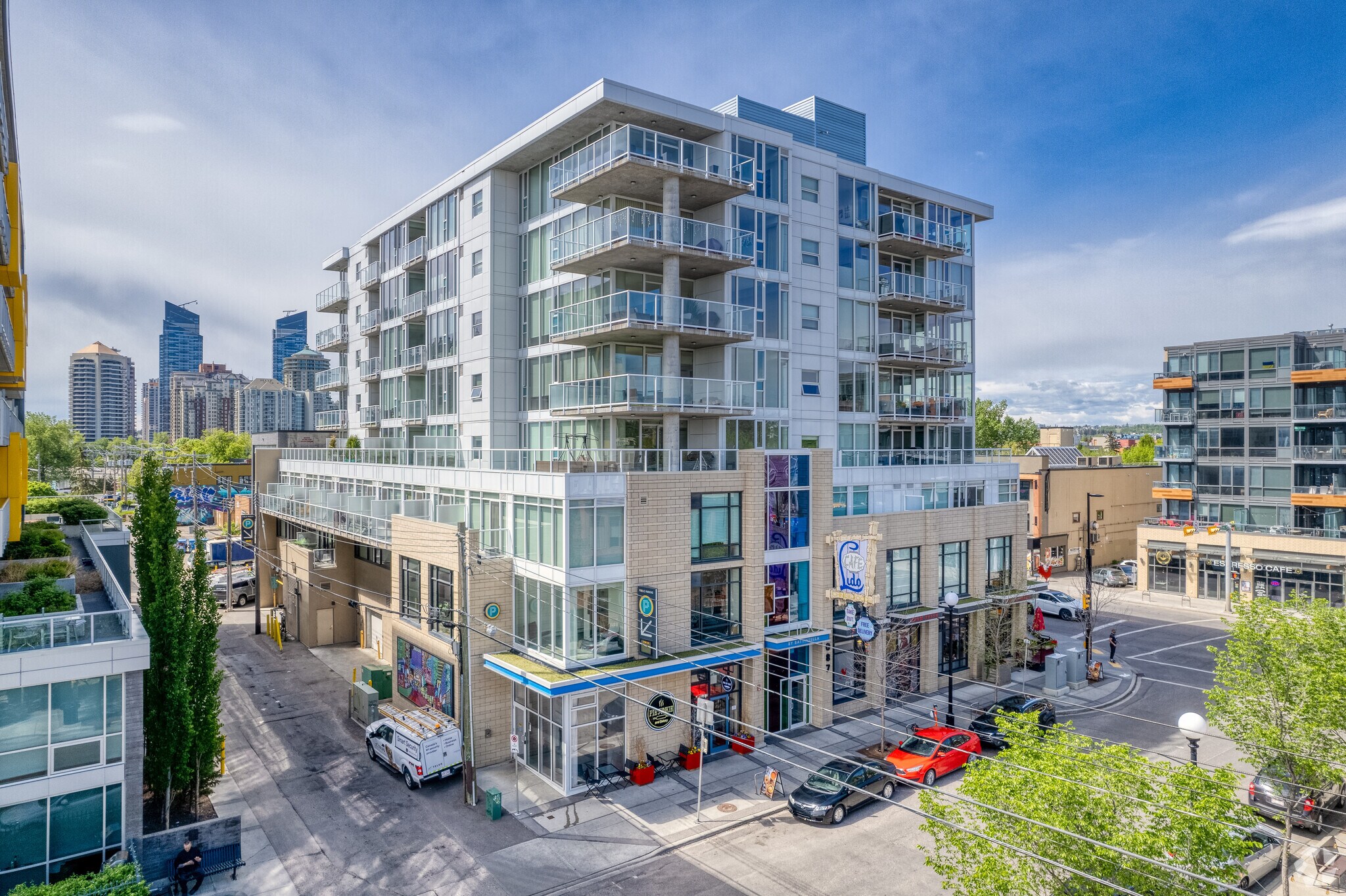 144 10th St NW, Calgary, AB à louer Photo de l’immeuble– Image 1 sur 7