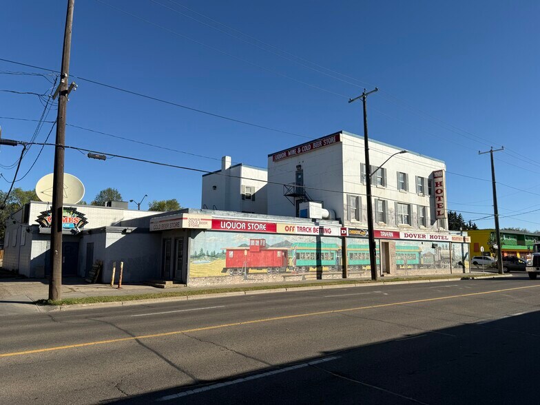 12704 120th St NW, Edmonton, AB à vendre - Photo de l’immeuble – Image 3 sur 13