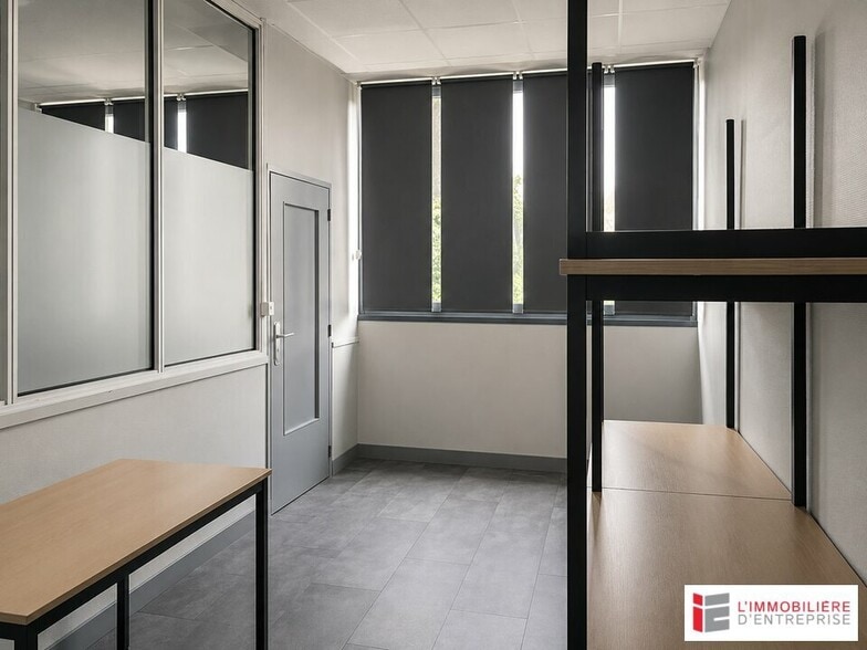 Bureau dans Grâces à louer - Photo intérieure – Image 3 sur 8