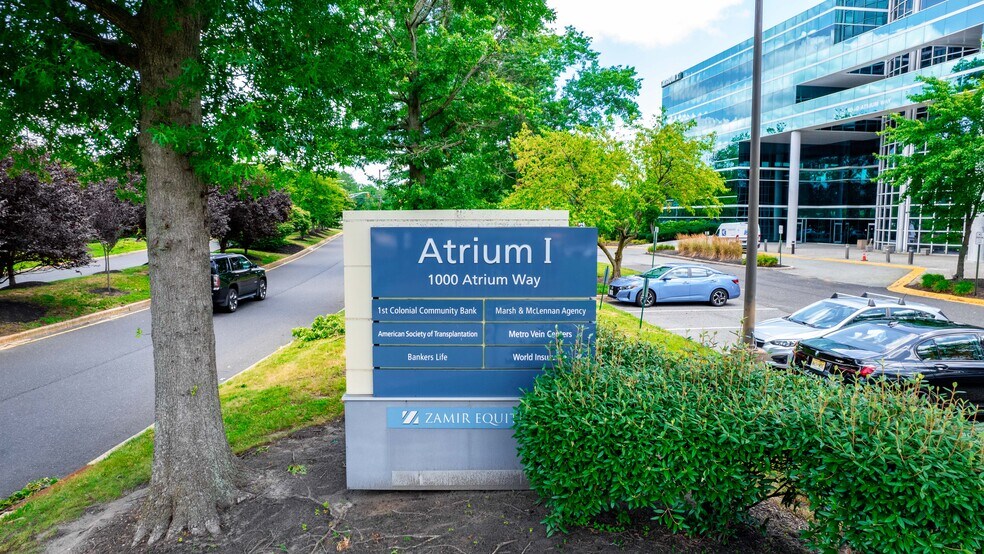 1000 Atrium Way, Mount Laurel, NJ à vendre - Photo de l’immeuble – Image 3 sur 9