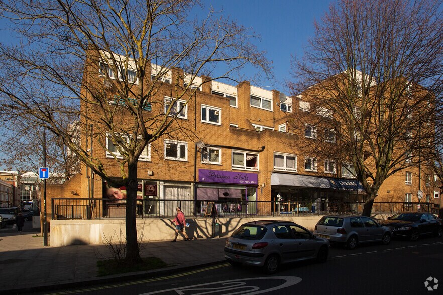 129-132 Walham Green Ct, Londres à louer - Photo principale – Image 1 sur 10