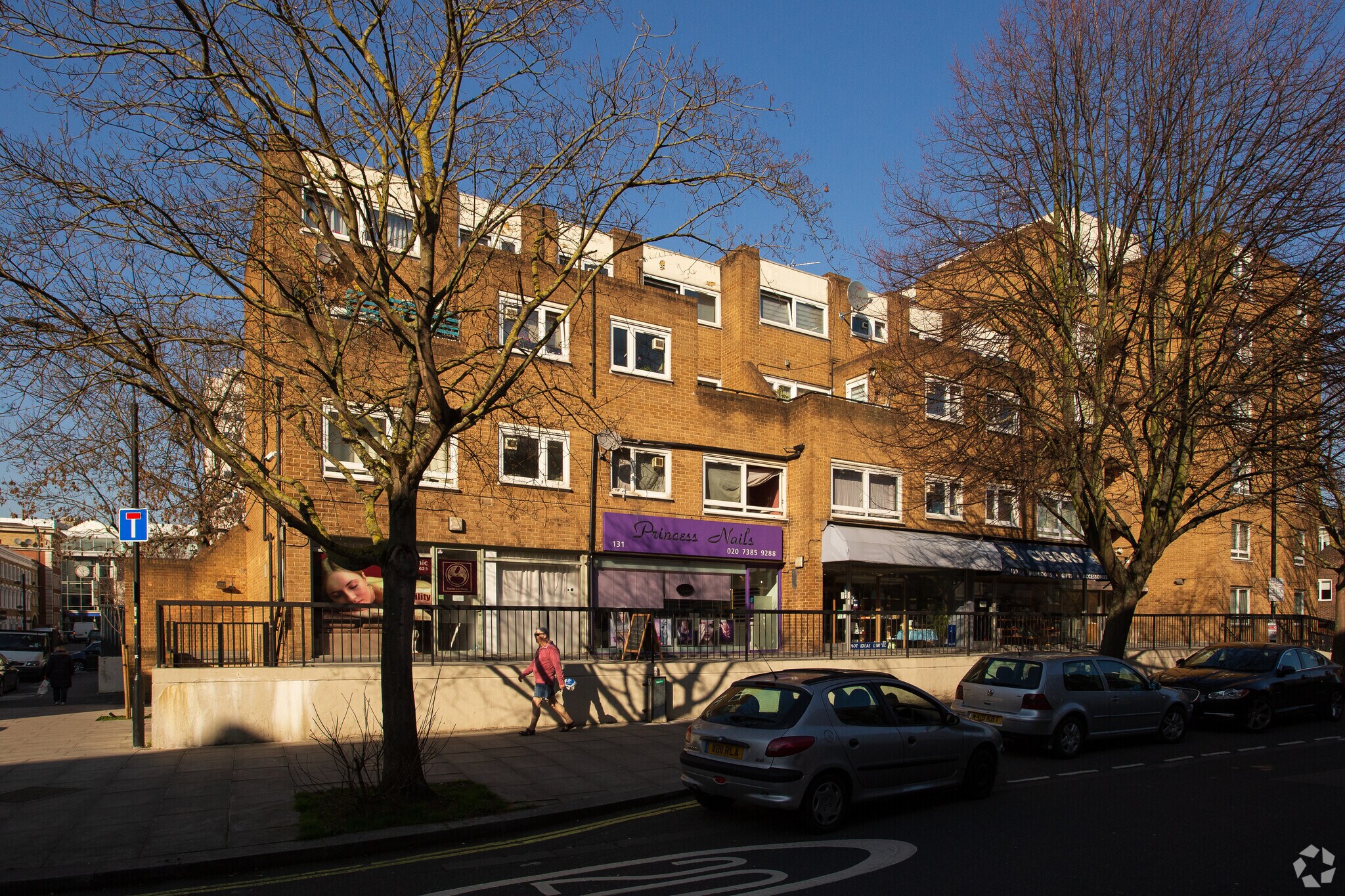 129-132 Walham Green Ct, Londres à louer Photo principale– Image 1 sur 11