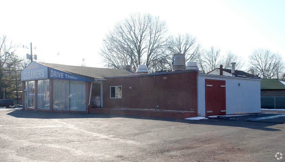 526 St Georges Ave, Rahway, NJ à vendre - Photo de l’immeuble – Image 3 sur 3
