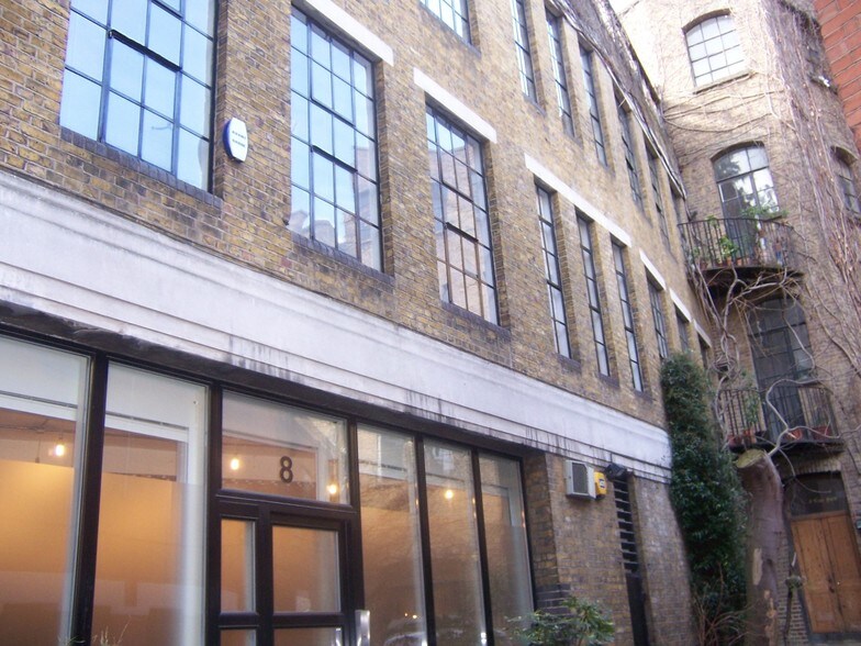 8 Vine Yard, Londres à louer - Photo de l’immeuble – Image 2 sur 10