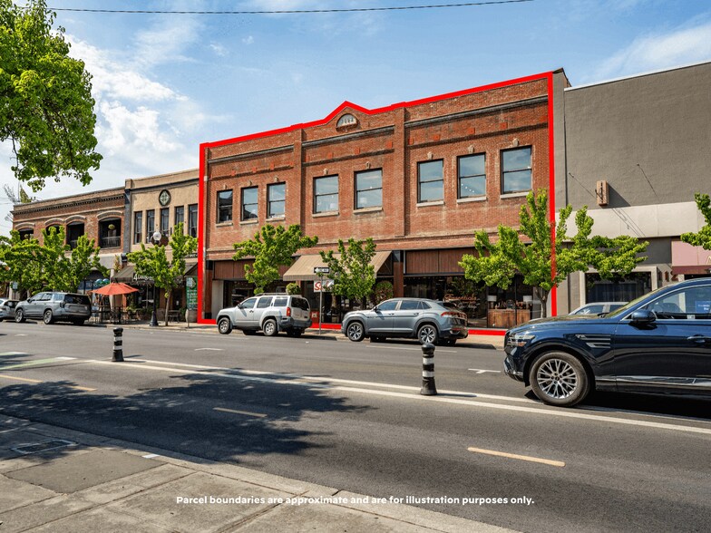 114 W Main St, Medford, OR à vendre - Photo principale – Image 1 sur 50