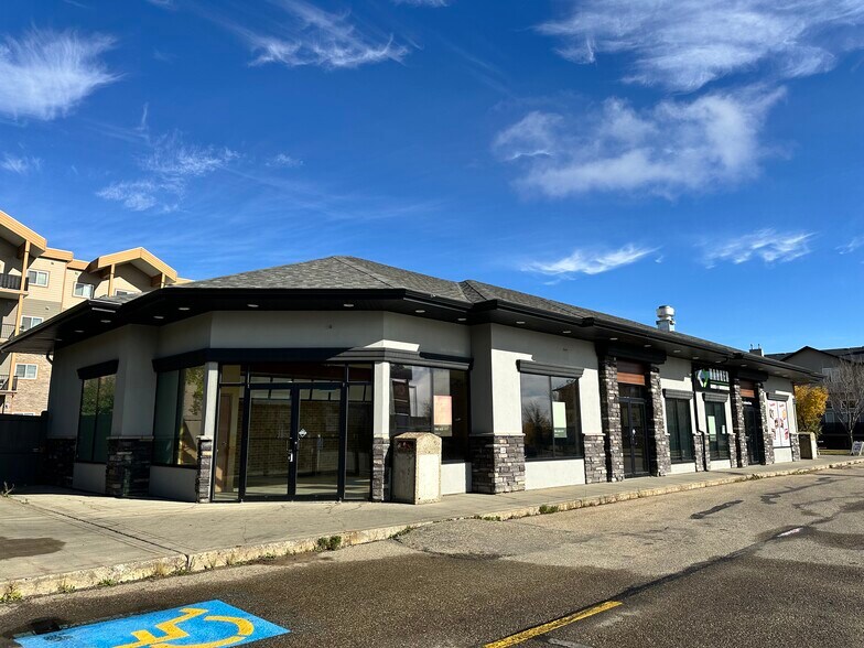 9201 Lakeland Dr, Grande Prairie, AB à louer - Photo de l’immeuble – Image 2 sur 4