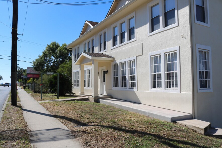 1807 San Pedro Ave, San Antonio, TX à vendre - Photo de l’immeuble – Image 2 sur 8