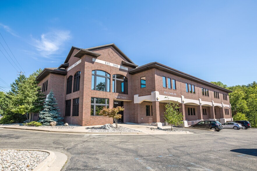 1504 E Grand River Ave, East Lansing, MI à louer - Photo de l’immeuble – Image 1 sur 7