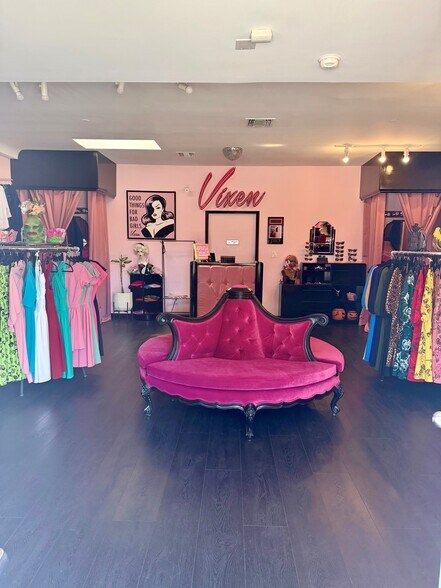 2317 W Magnolia Blvd, Burbank, CA à vendre - Photo de l’immeuble – Image 3 sur 11