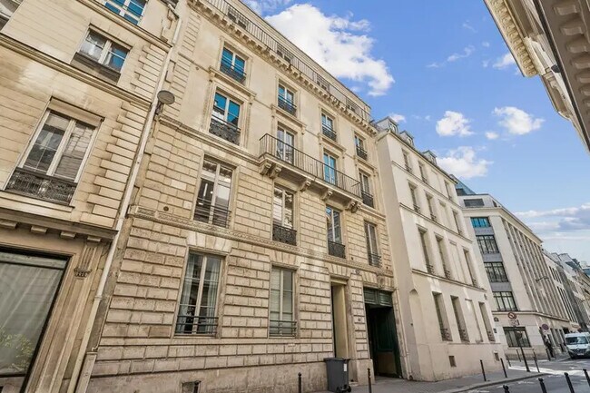 Plus de détails pour 20 Rue Saint-Georges, Paris - Bureau à louer