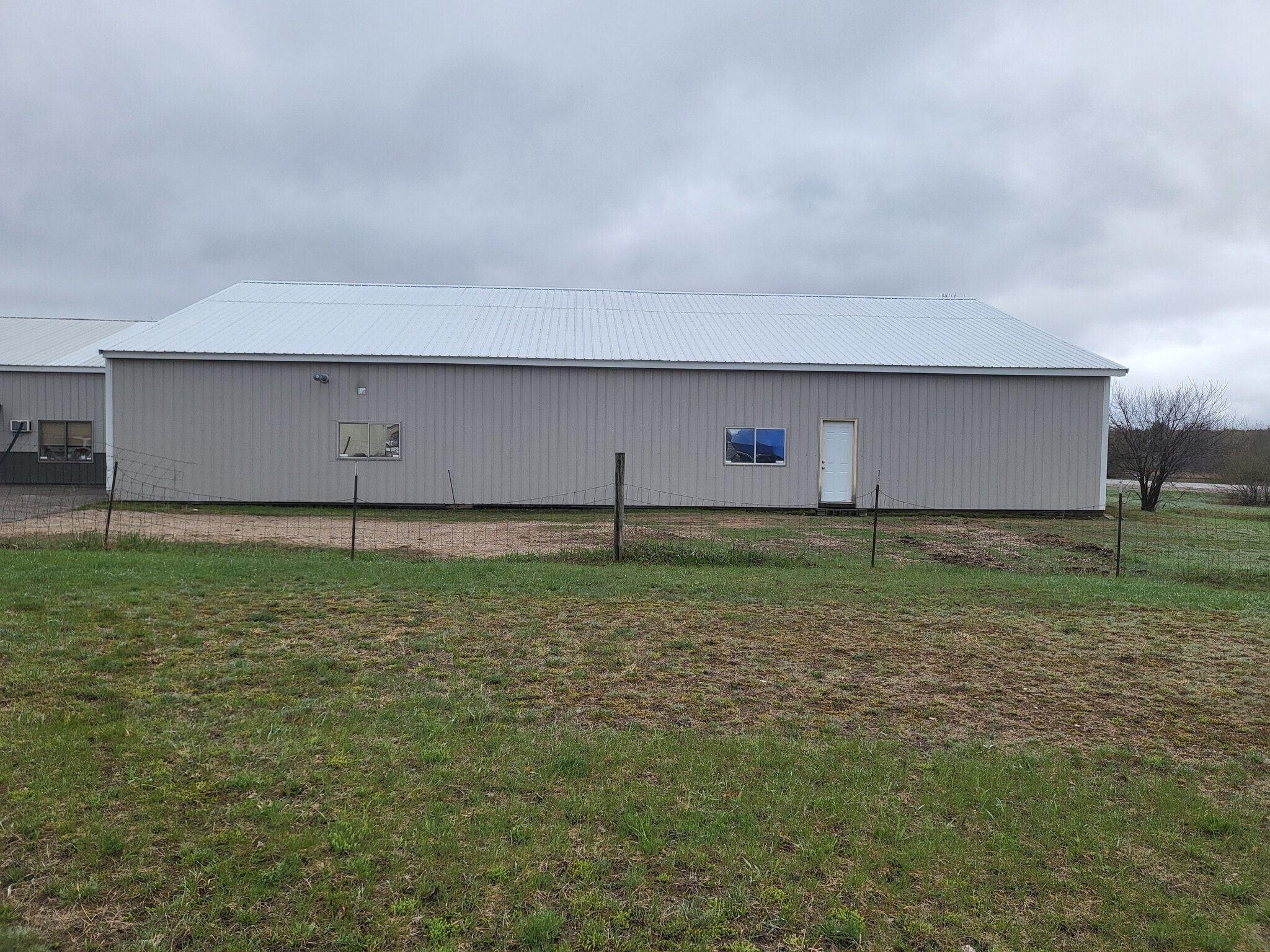6893 Sullivan Rd, Grawn, MI à louer Photo de l’immeuble– Image 1 sur 8