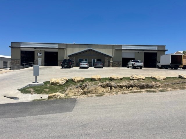 144 Winners Cir, Weatherford, TX à louer - Photo de l’immeuble – Image 1 sur 16