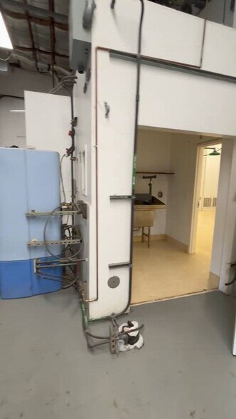 3329 Enterprise Ave, Hayward, CA à louer - Vidéo sur l’annonce professionnelle – Image 2 sur 33