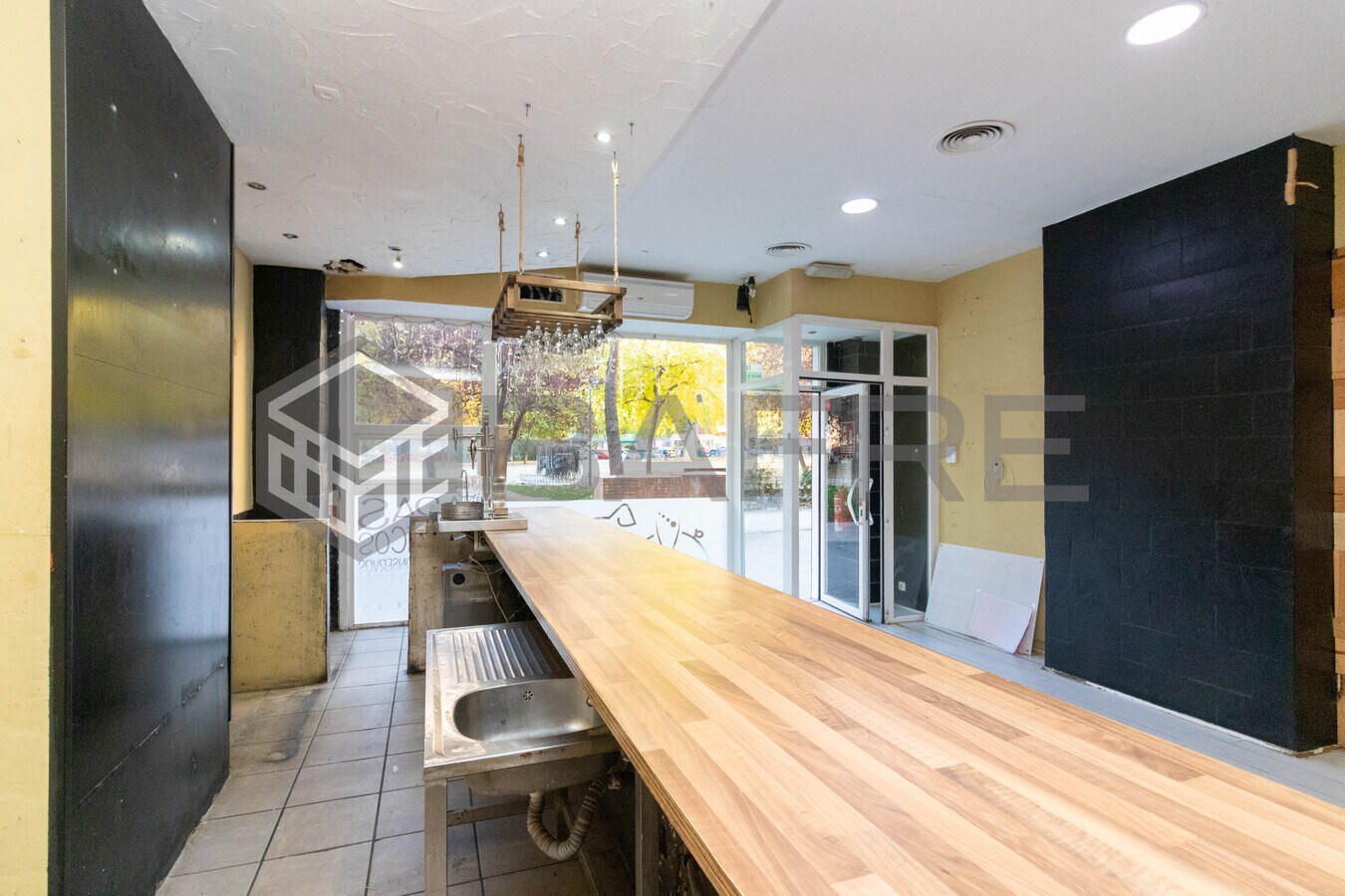 Madrid, MAD 28030 - Lot 1 - - Photo intérieure - Image 1 of 5