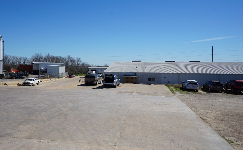 207 Allison, Taylor, TX à vendre - Photo de l’immeuble – Image 3 sur 13