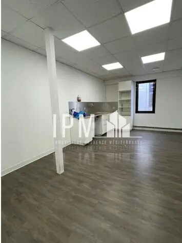 Local commercial dans Gémenos à louer - Photo intérieure – Image 3 sur 4