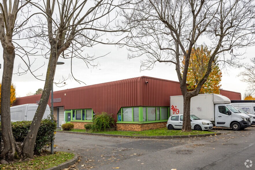 19 Avenue Albert Einstein, Le Blanc-Mesnil à louer - Photo de l’immeuble – Image 2 sur 2