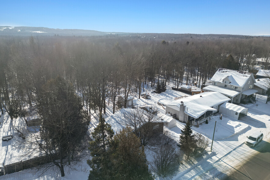 1246 Rue Simonds S, Granby, QC à vendre - Photo de l’immeuble – Image 2 sur 6