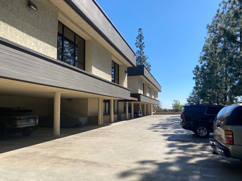 1150 Foothill Blvd, La Cañada Flintridge, CA à louer - Photo de l’immeuble – Image 3 sur 16