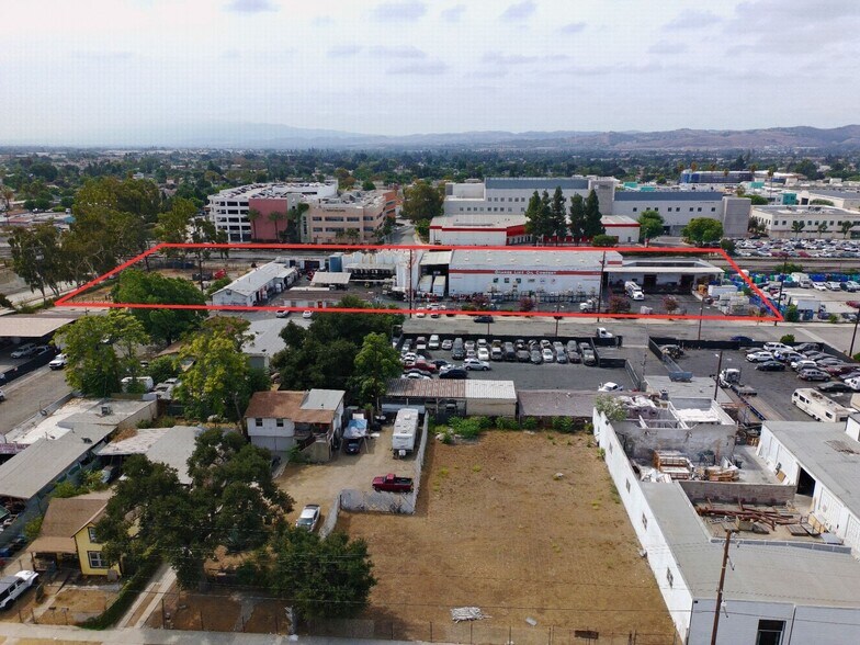 404-480 E Commercial St, Pomona, CA à vendre - Photo de l’immeuble – Image 2 sur 7