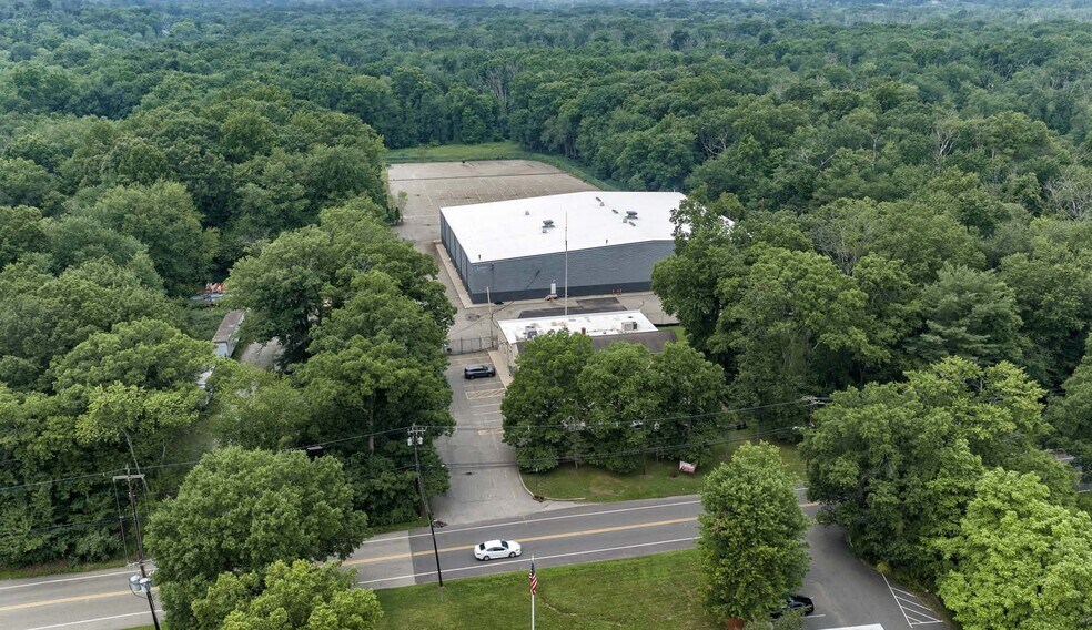 131 Beaverbrook Rd, Lincoln Park, NJ à louer - Photo de l’immeuble – Image 2 sur 4