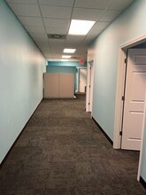 35921-35929 Gratiot Ave, Clinton Township, MI à louer Photo intérieure– Image 2 sur 5